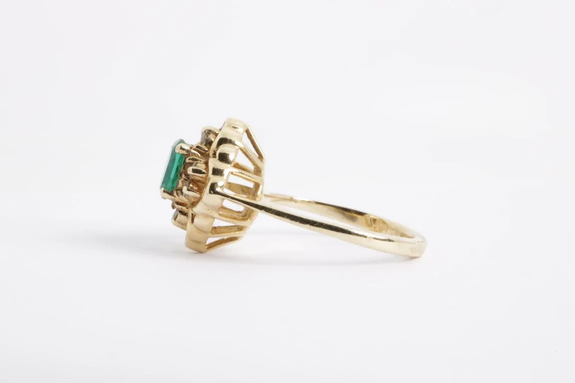 14k Yellow Gold 0.16ctw Diamond 0.77ctw Emerald Ring Size 3.25 (3.10g.)