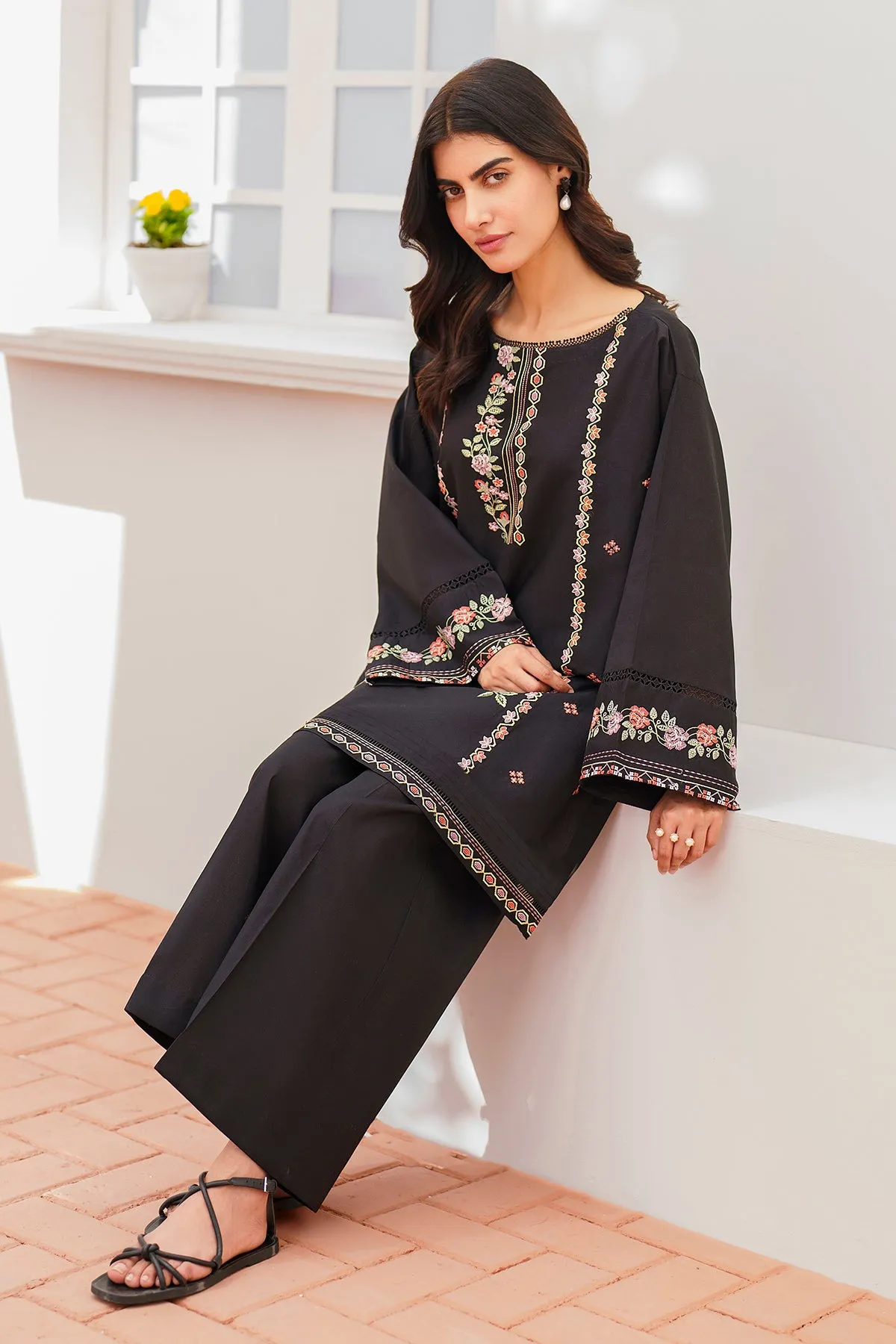 EMBROIDERED LAWN PR-931