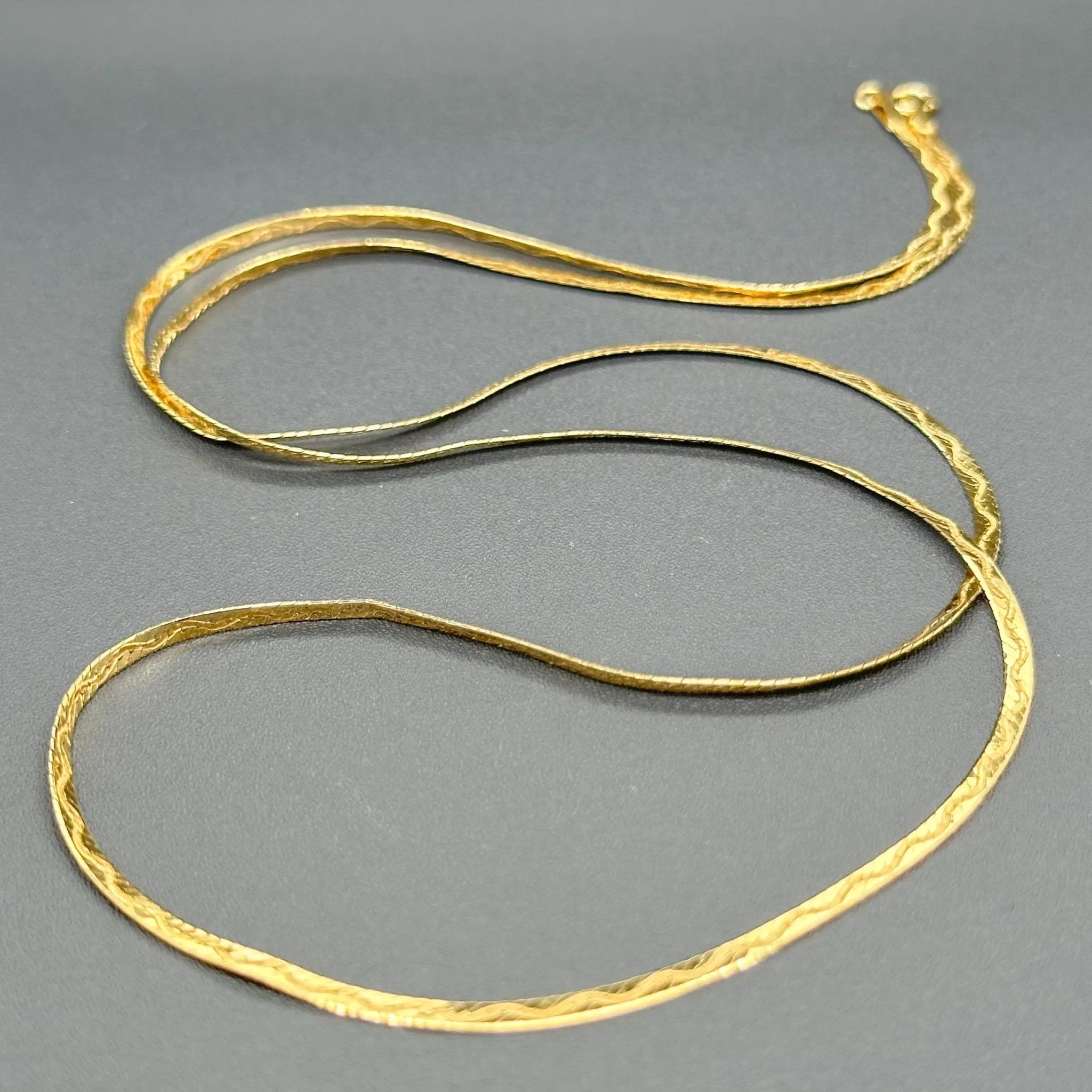 Estate 18K Y Gold 1.98mm 24” Fancy Herringbone Chain