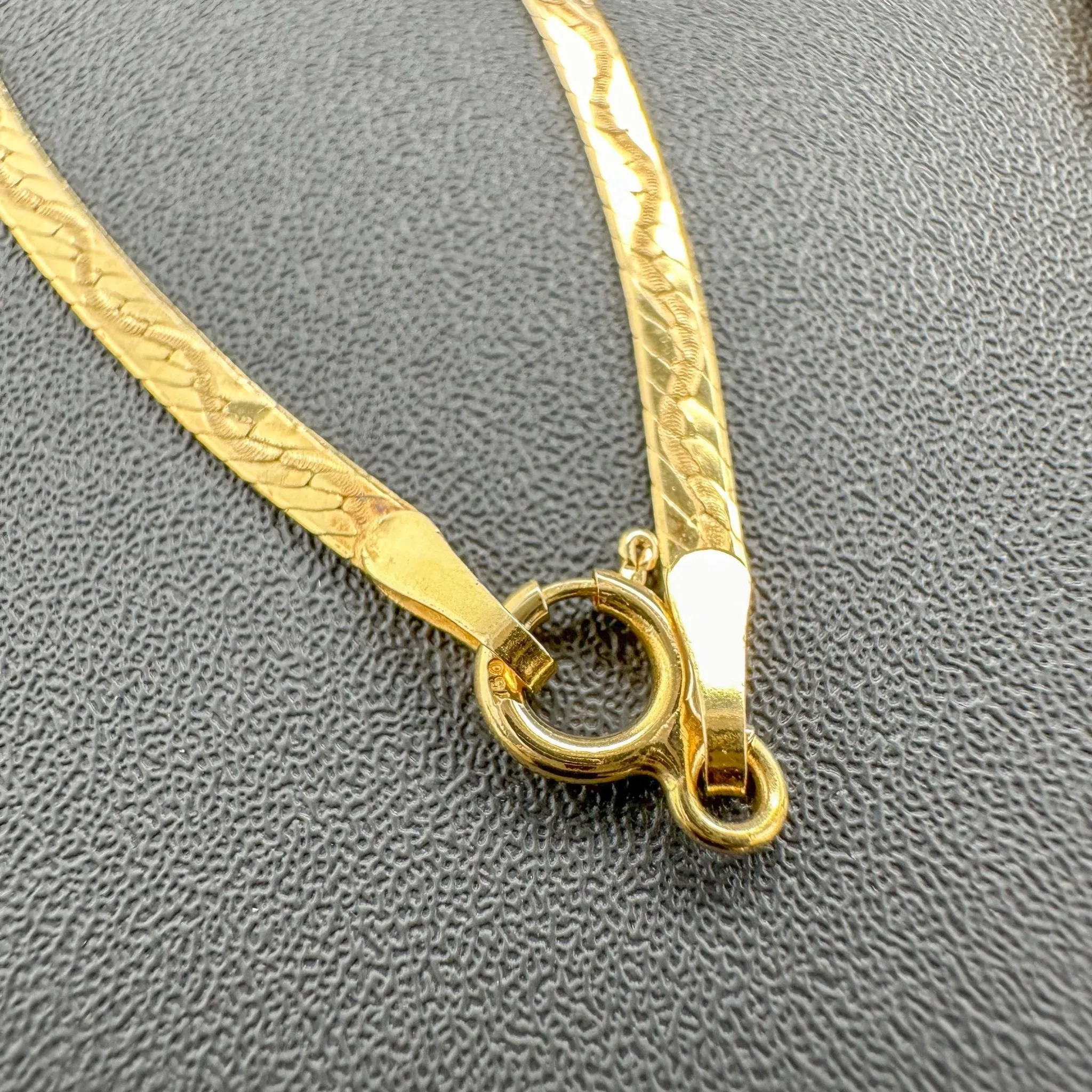 Estate 18K Y Gold 1.98mm 24” Fancy Herringbone Chain