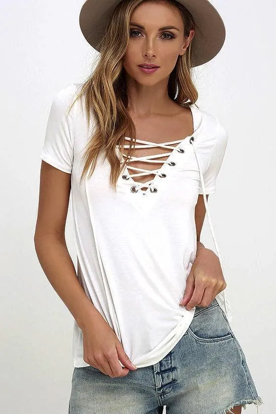 LACE-UP TEE