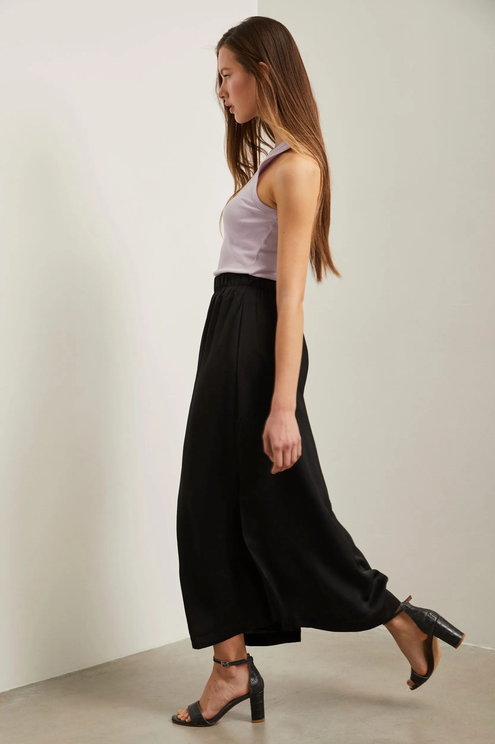 Long skirt with side slits