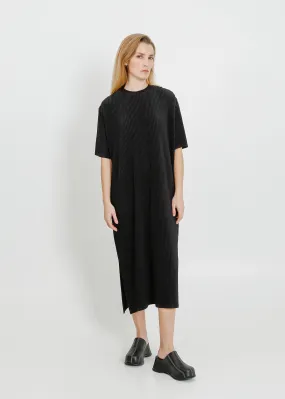 STORY PLEAT TEE DRESS / BLACK